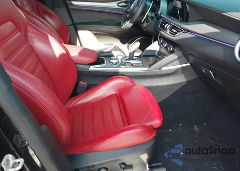 2022 Alfa Romeo Stelvio Veloce Ti Awd z USA, uszkodzony, nr VIN ZASPAKBN2N7D32284